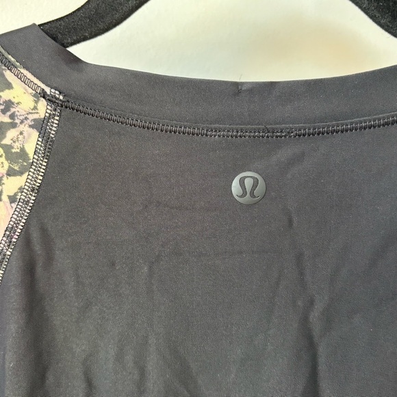 Lululemon waterside, relaxed UV protection, long sleeve size L/XL - Picture 9 of 9